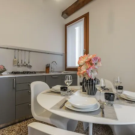 Ca' Della Frutta Venetian